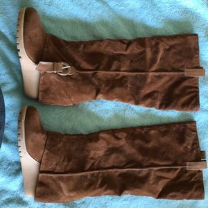 Suede just below the knee Boots